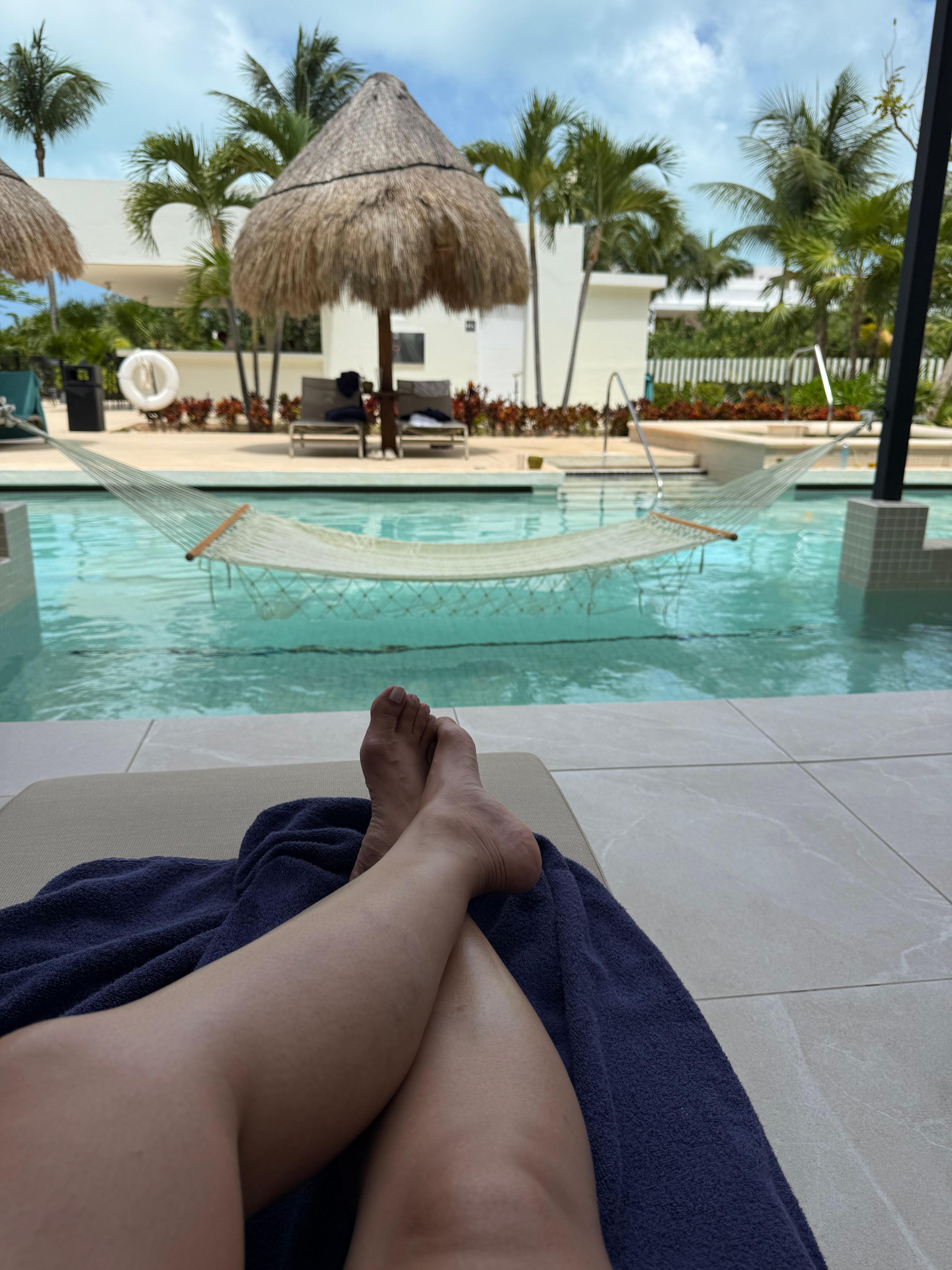 Excellence Club Junior Swim-up Suite, the pool is shared to all guests regardless of the suite you booked, no exclusivity.