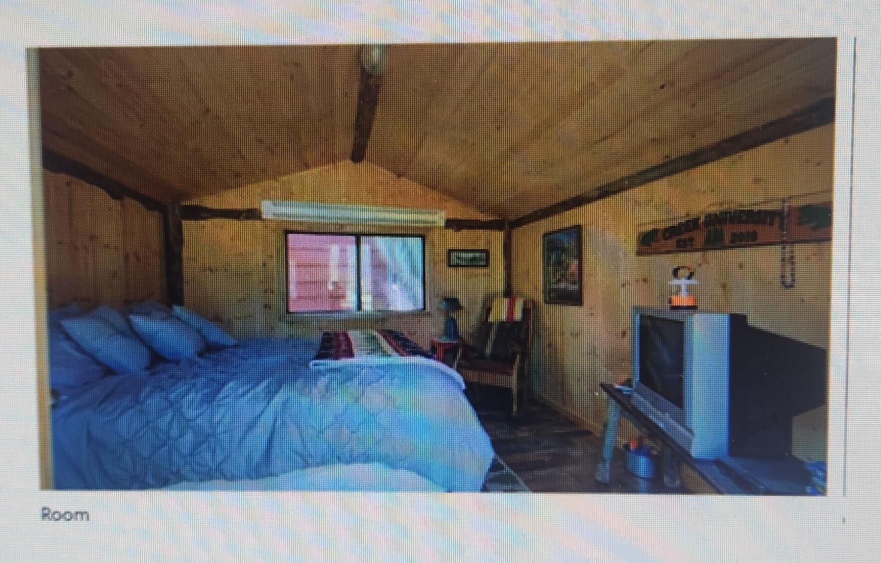 Room did not exist at the property! ...was a remote building from the main..this picture was copied directly from the listing!