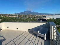 Du balcon supérieur, vue sur l’Etna.