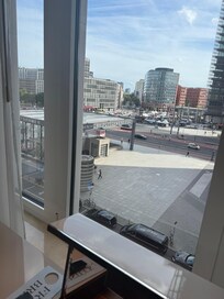 4층 스위트룸에서 보는 외부 풍경