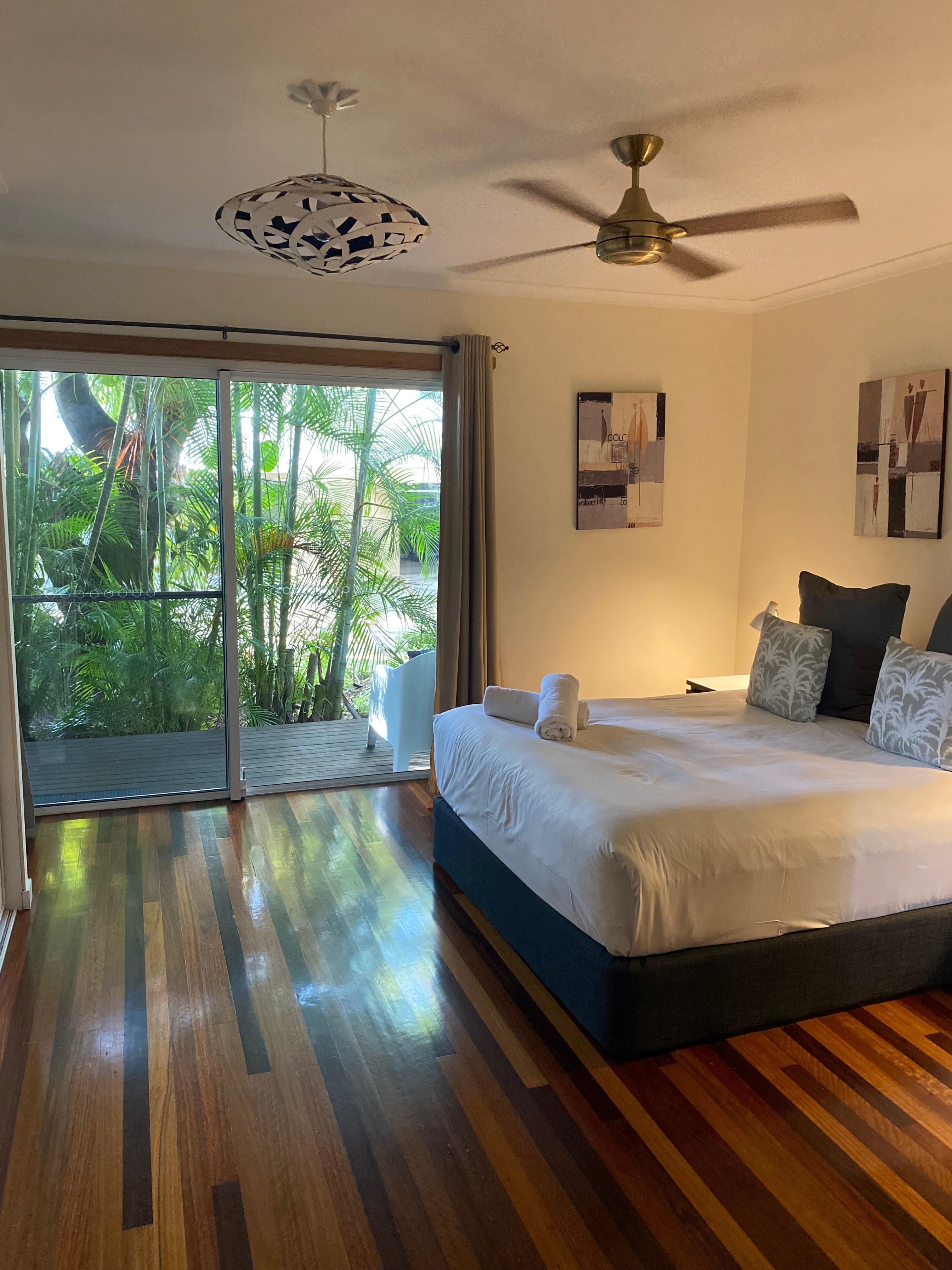 Fly screen in the bedroom thankfully! 