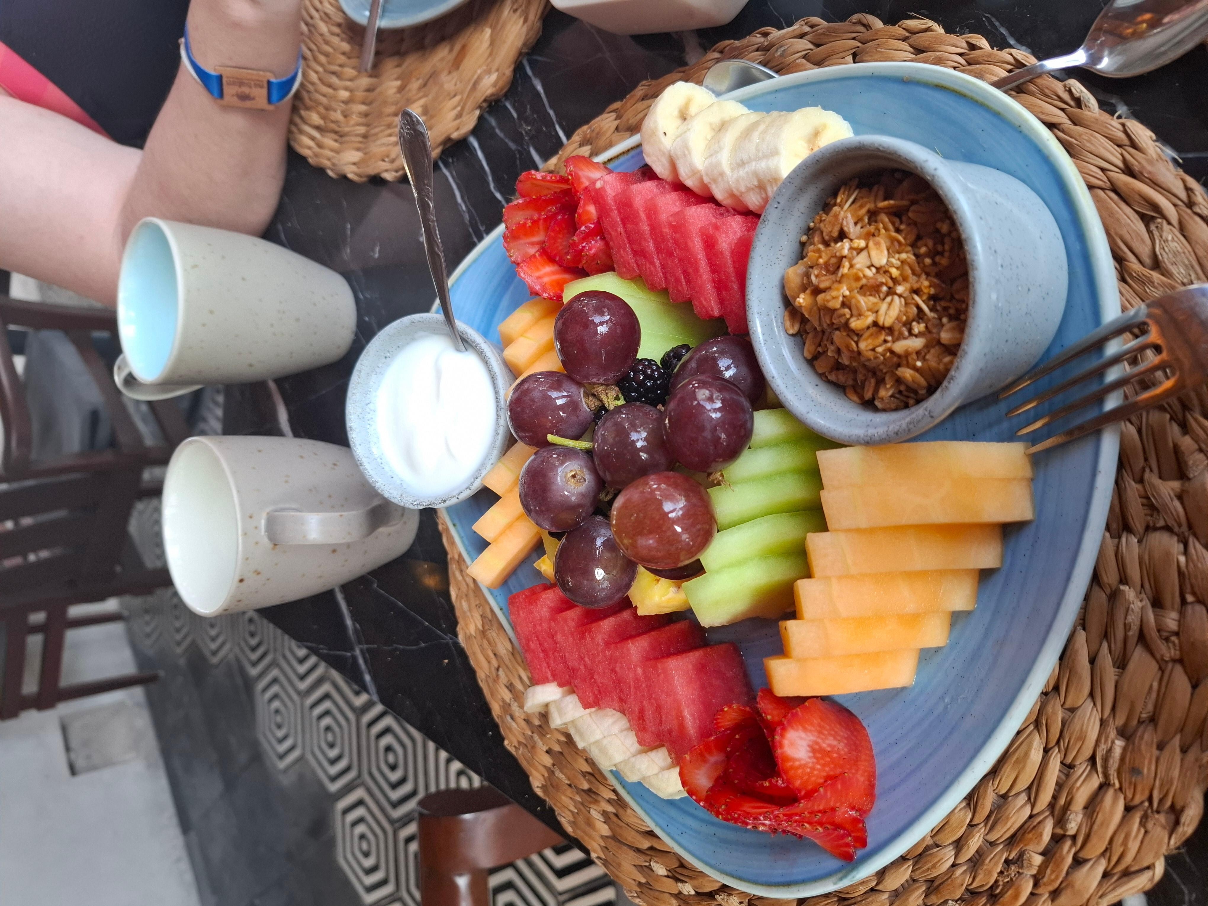 Platos de Frutas del Restaurante Ocean's Isla donde nos daban el servicio en el Hotel 