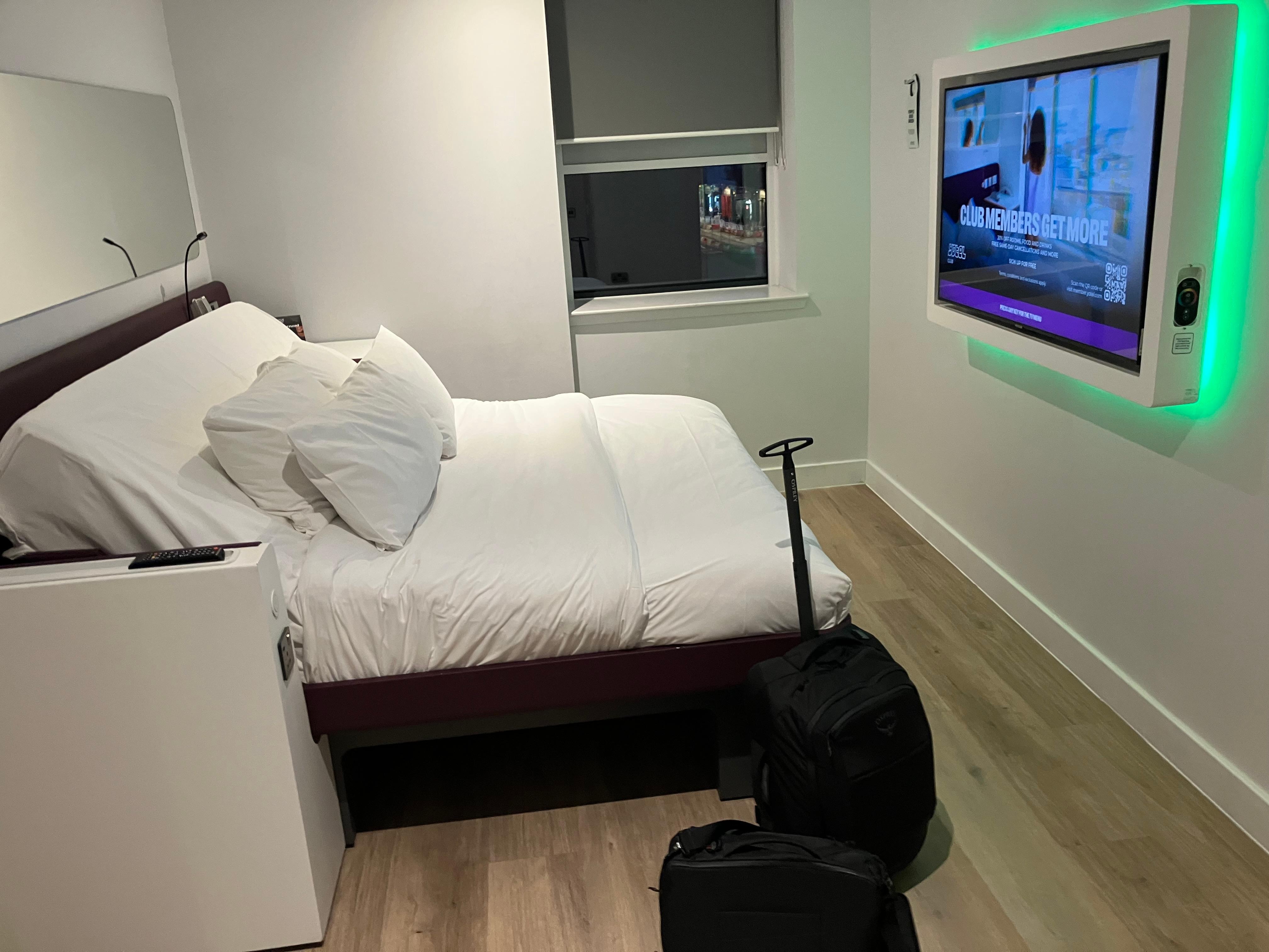 2nd Tv and bed
