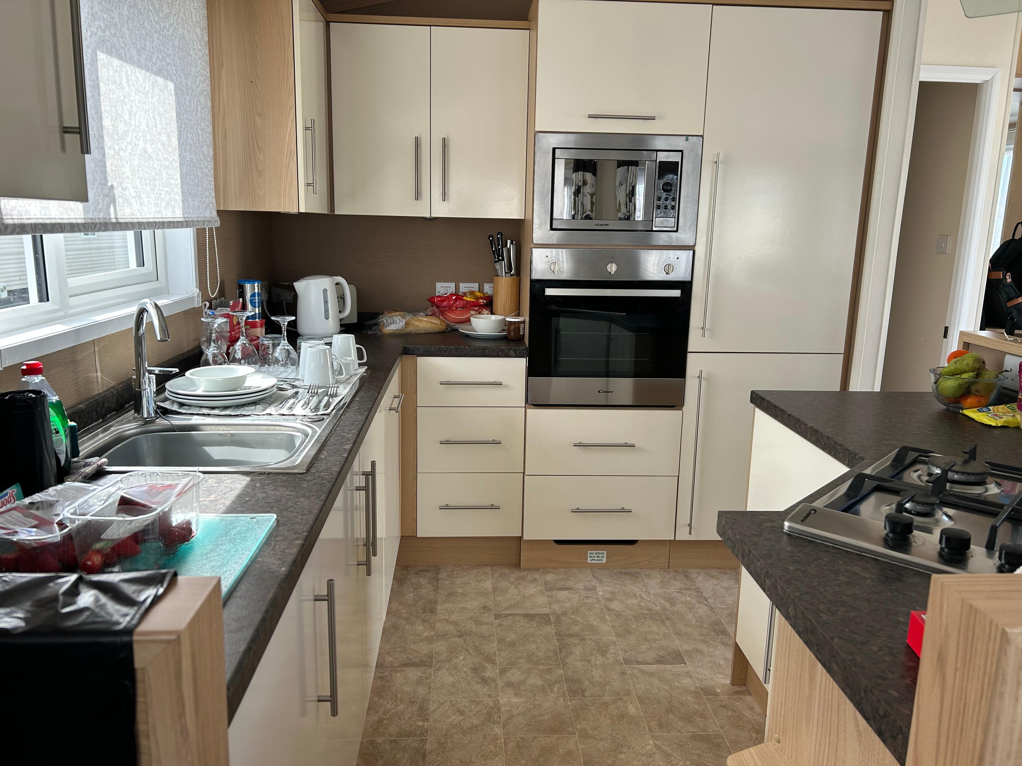 Fully equipped kitchen