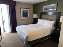 very comfy bed, nice clean sheets