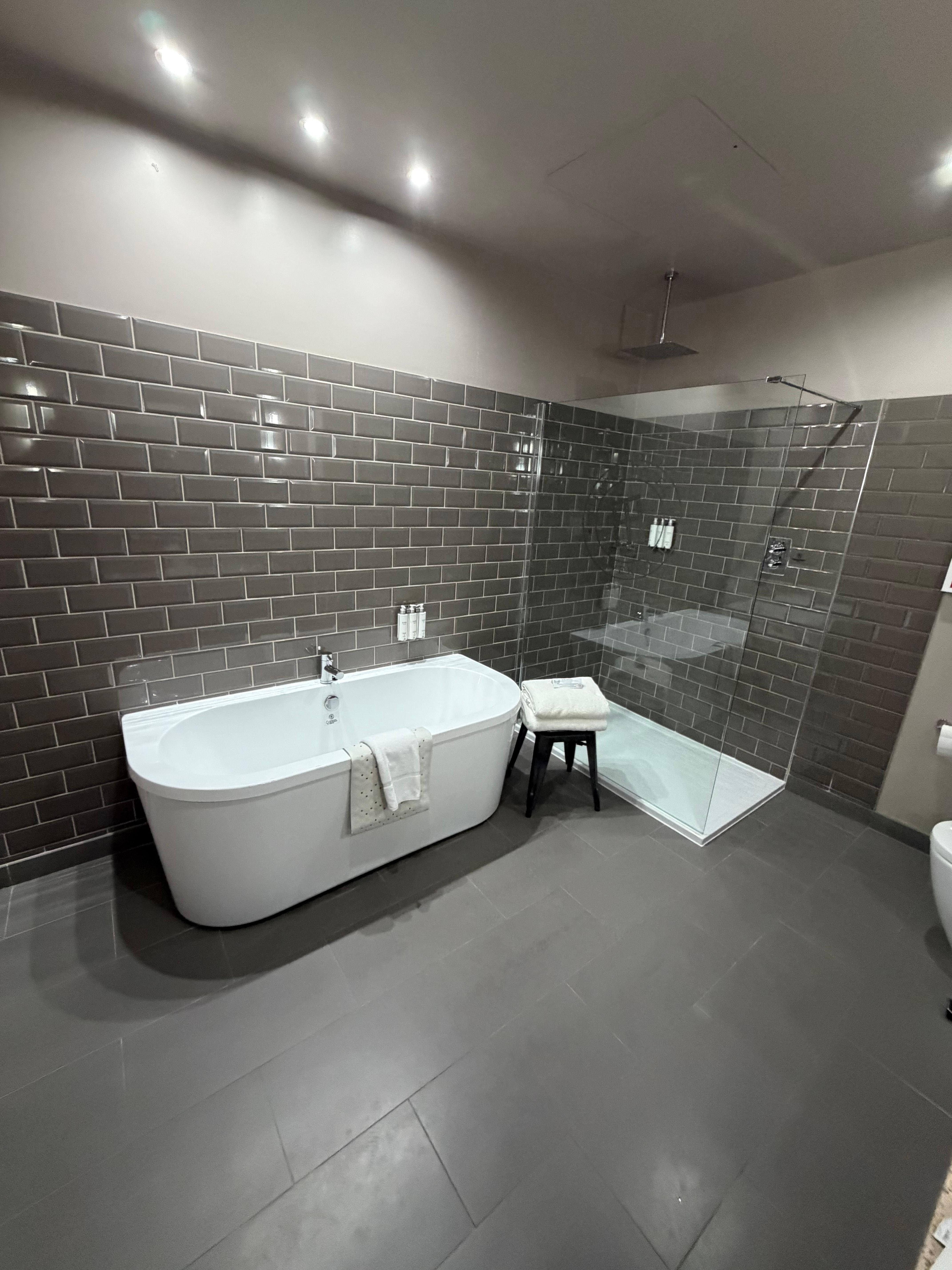 Superior room bathroom. 