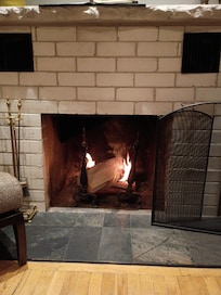 The fireplace works. Open the flue first, though!