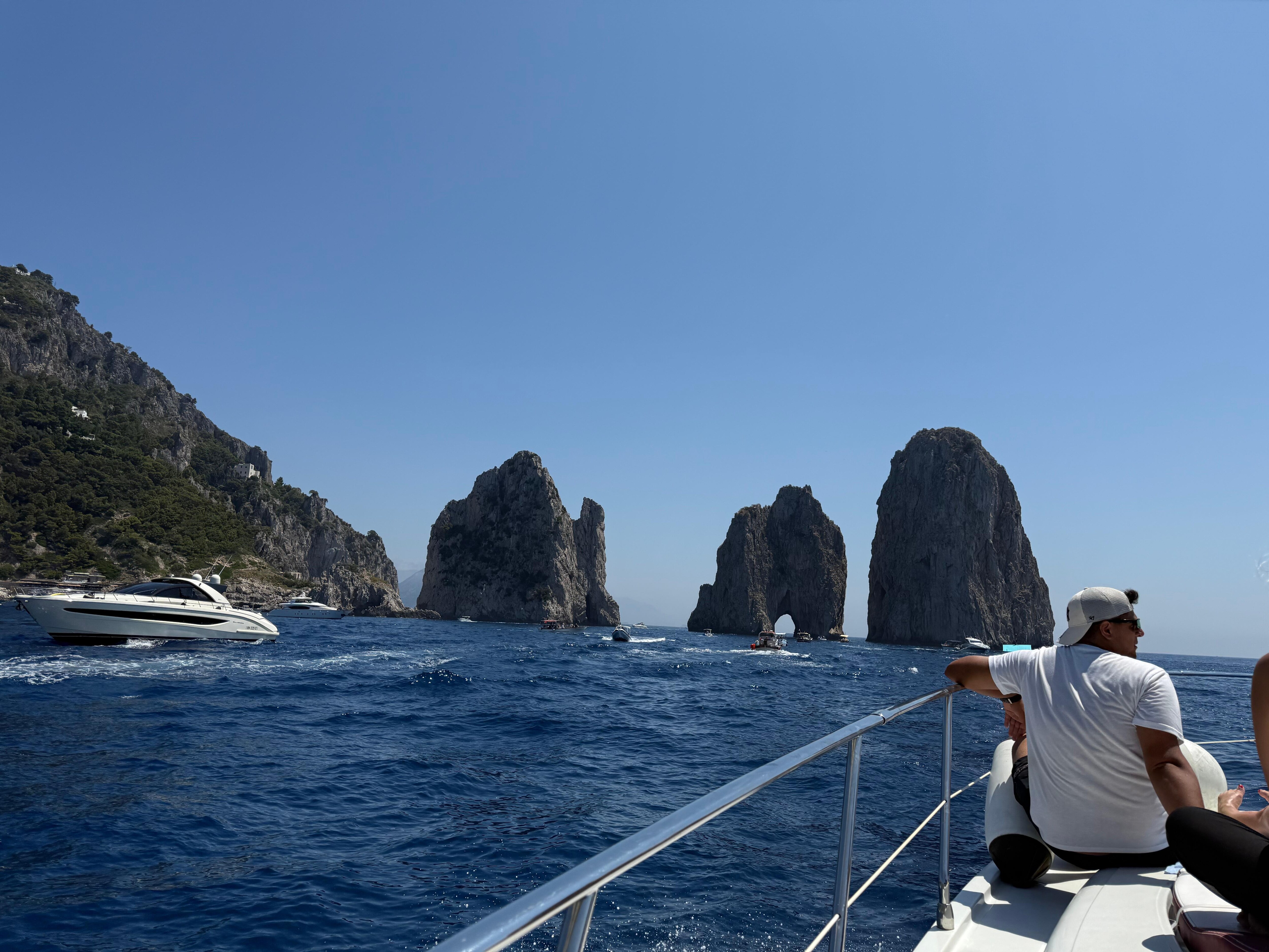 Capri guided boat tour.