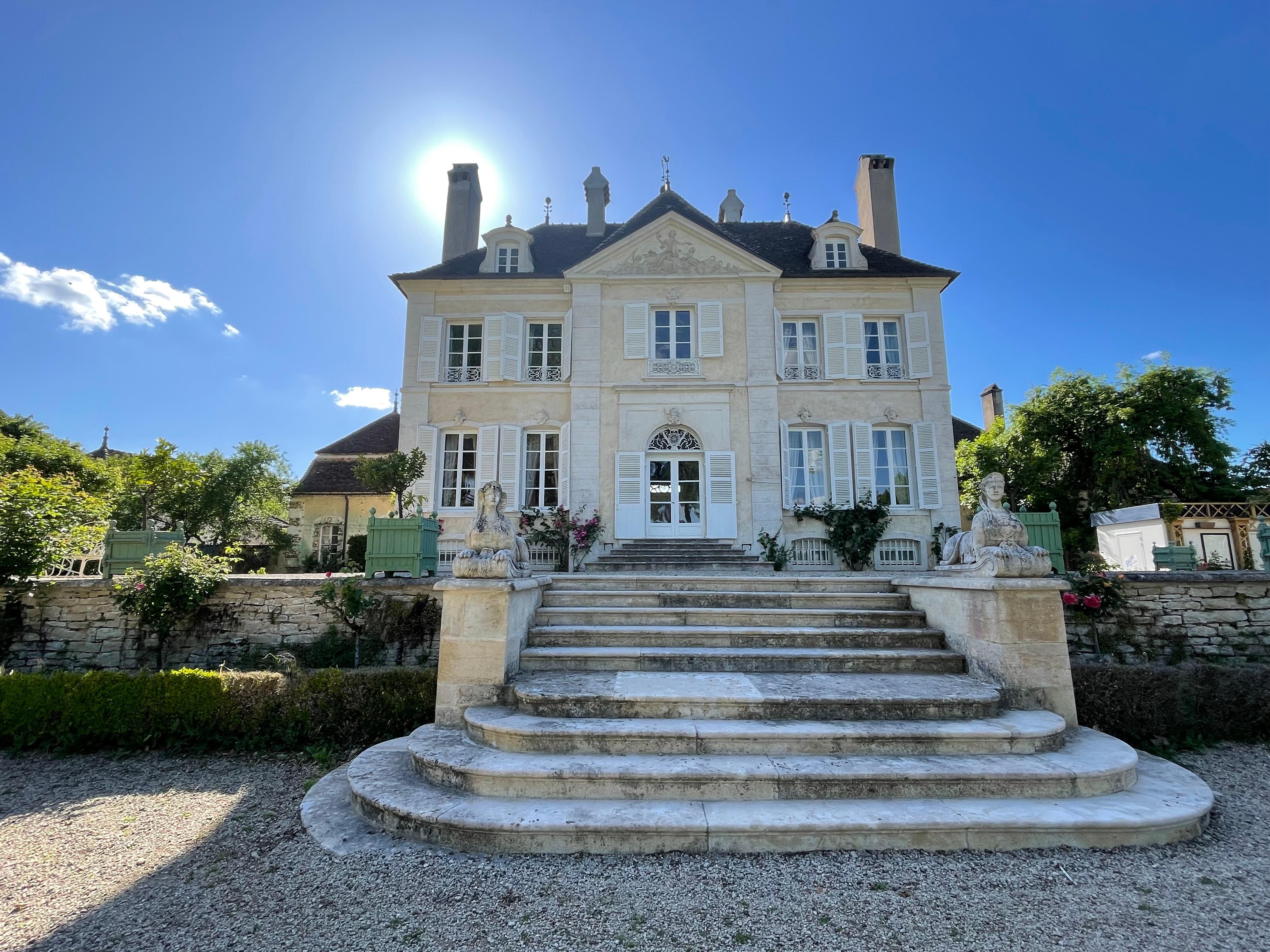 Maison des propriétaires mitoyenne. Accès à leur jardin