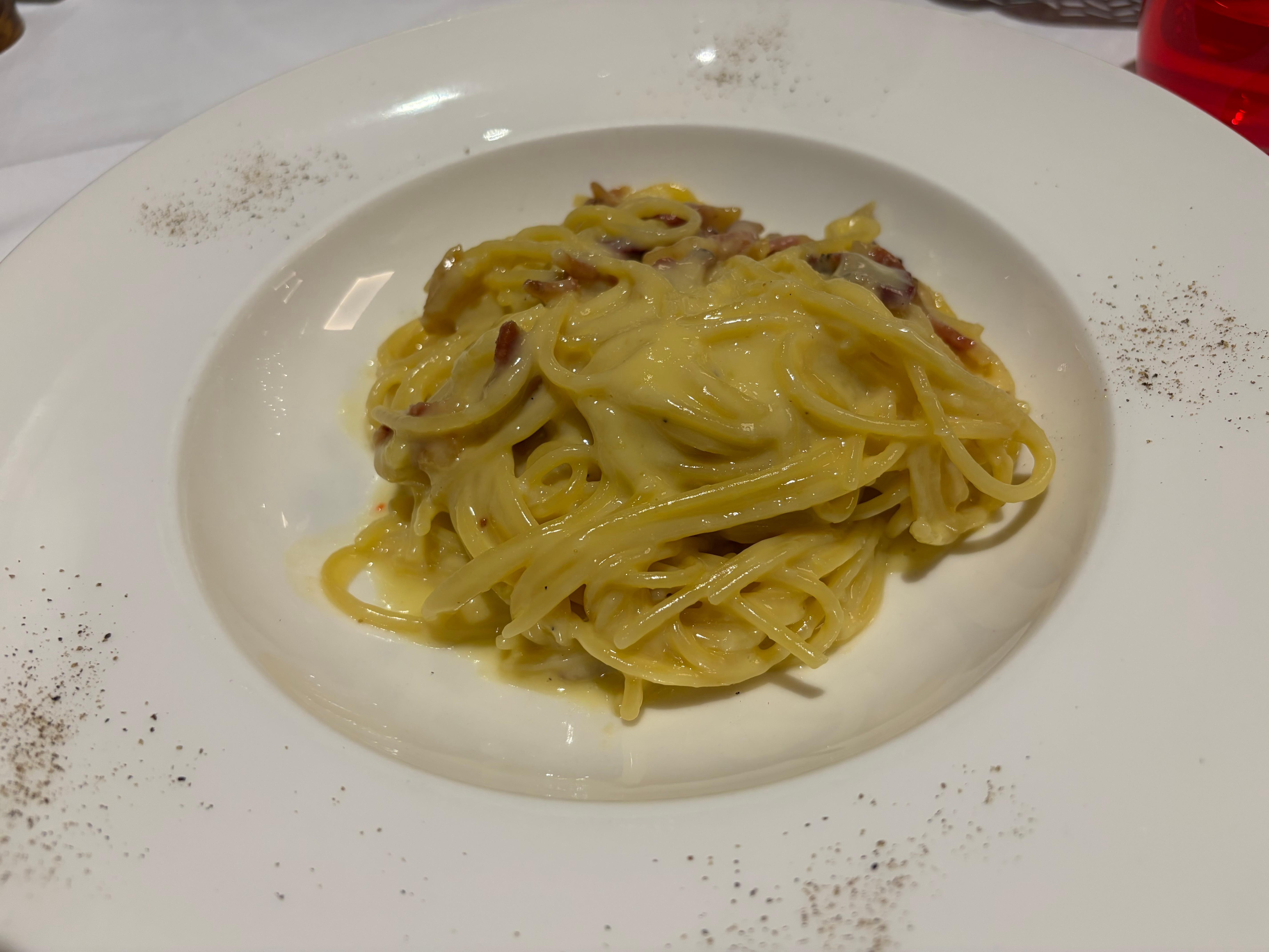 近くに美味しいレストランあり