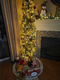 Nicely decorated for Christmas