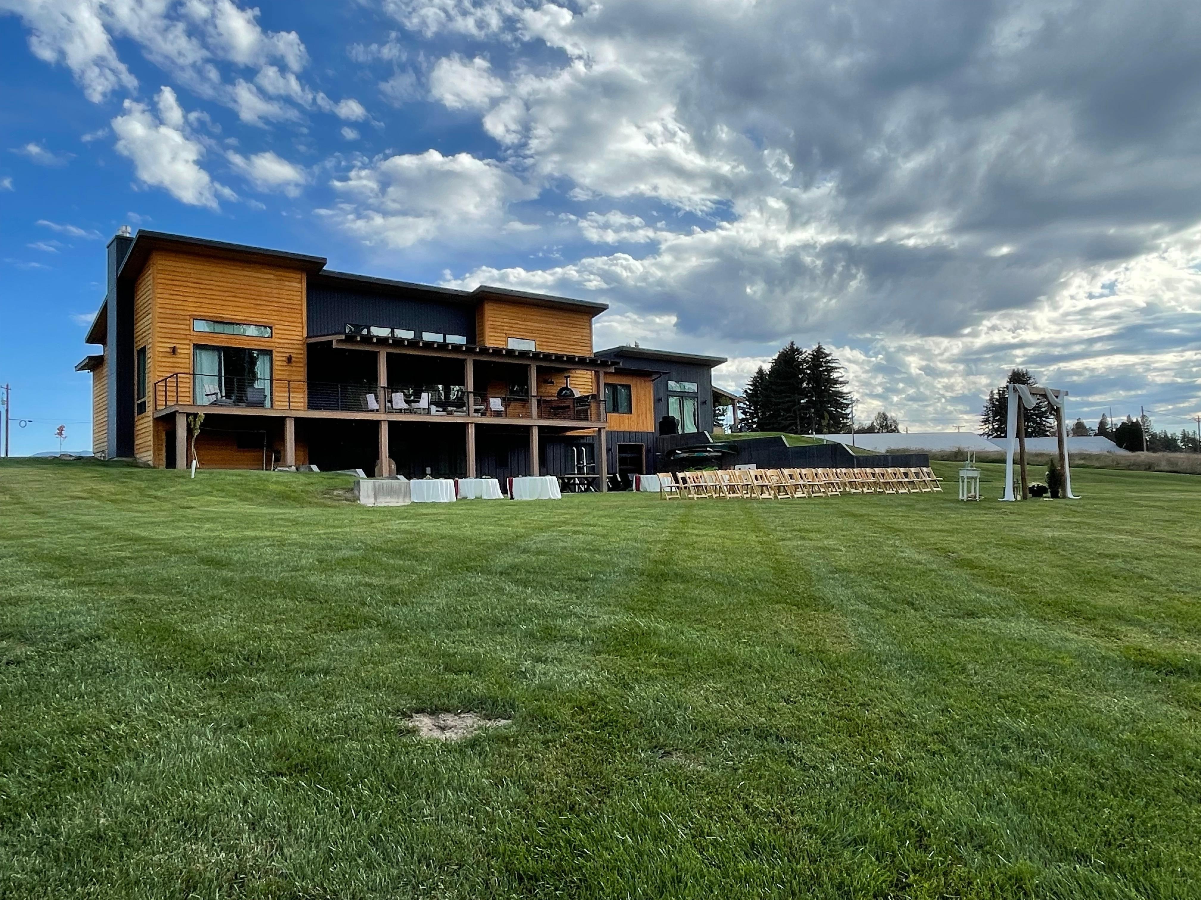 Stillwater River Lodge was the perfect setting for us to host this small, private wedding!