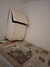 Küchenabzug oberhalb des Küchenschrankes