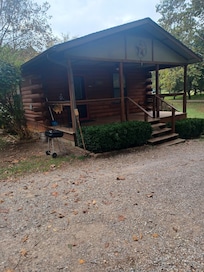 Dogwood Cabin