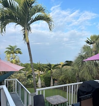 Front lanai in the morning.