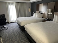 Spacious room with new bedding