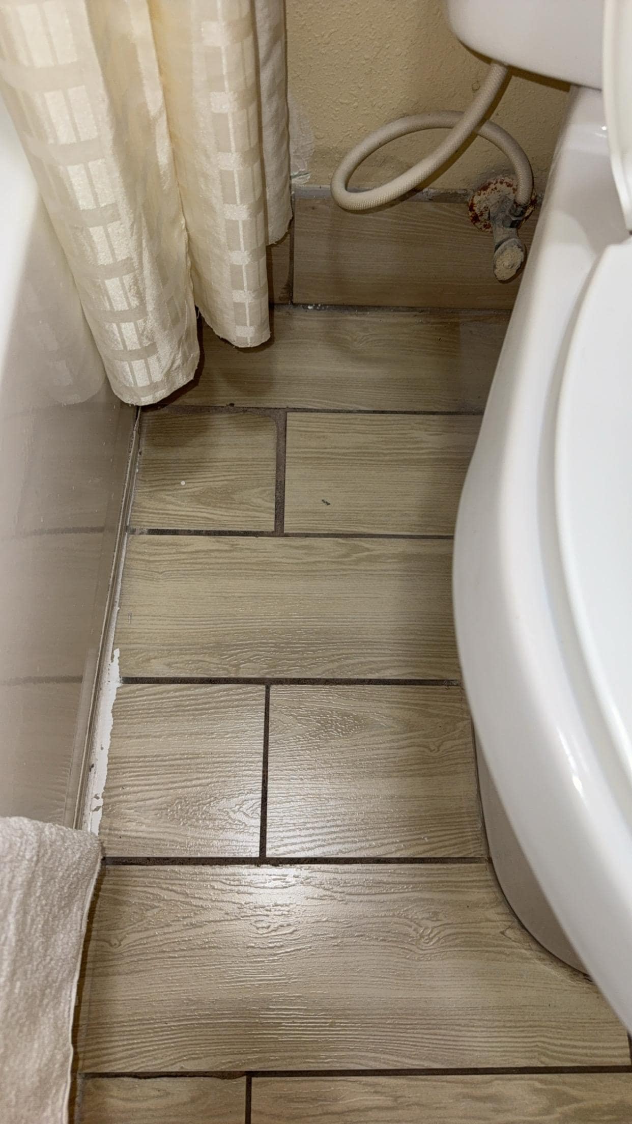 Dirty floor in the bathroom 