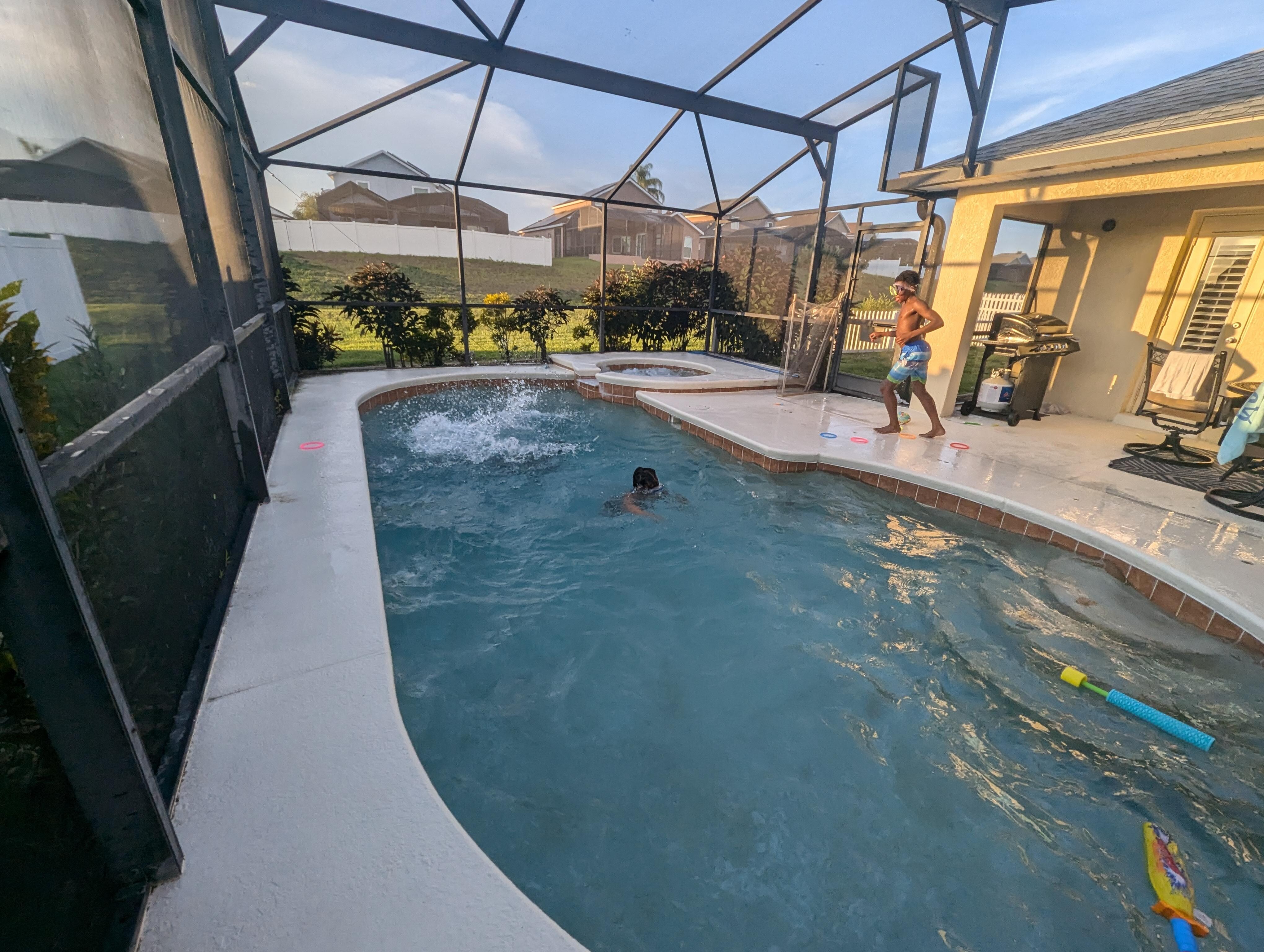 The well maintained swimming pool kept the kids busy so that we could relax.🎉🥳😁
