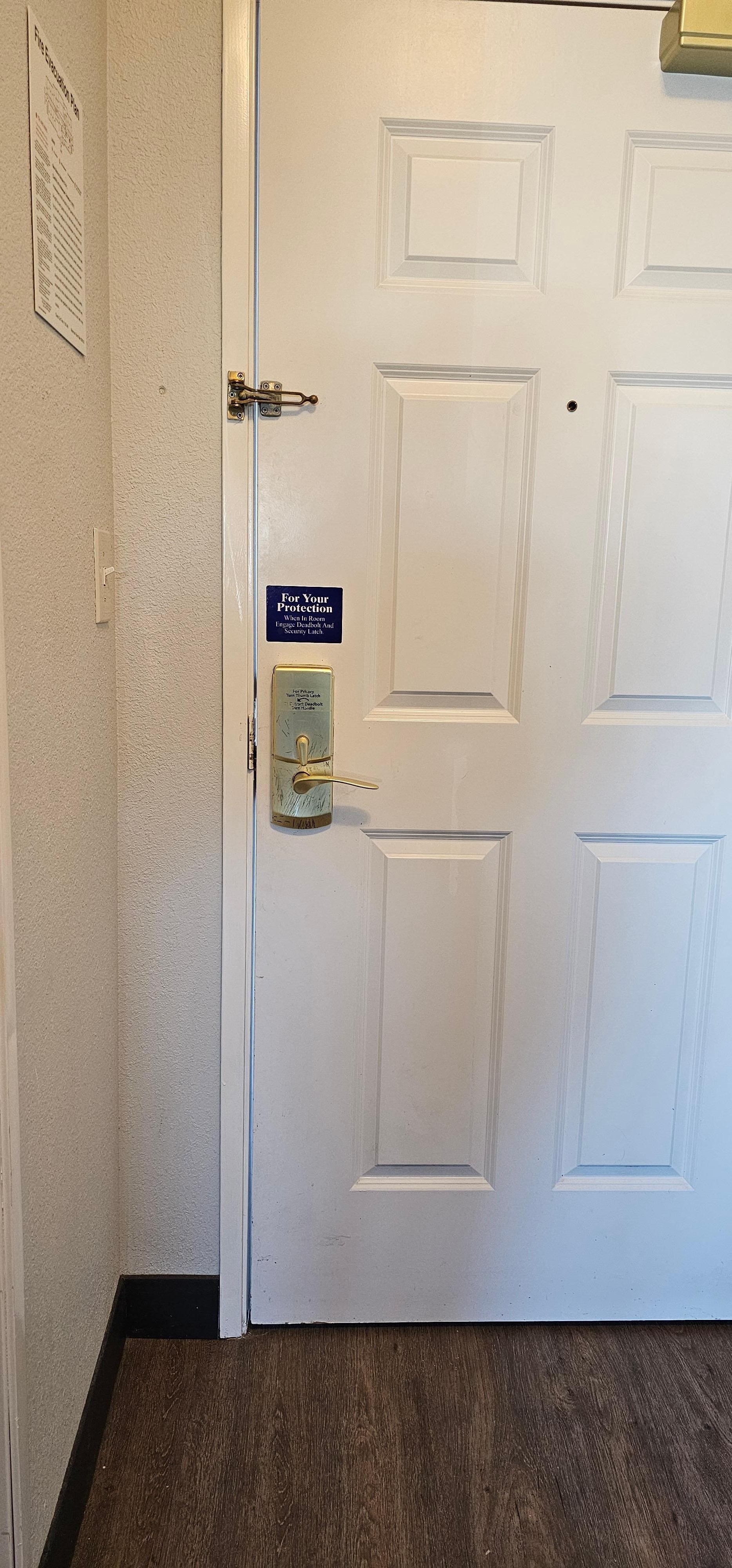 Gaps on door. Hallways were so loud. 