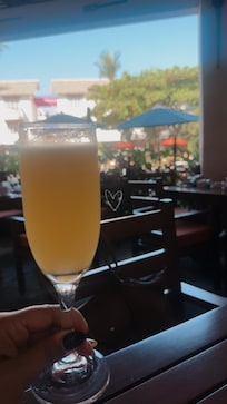 El desayuno incluye mimosas 10/10