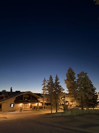 泊まった棟の前の景色