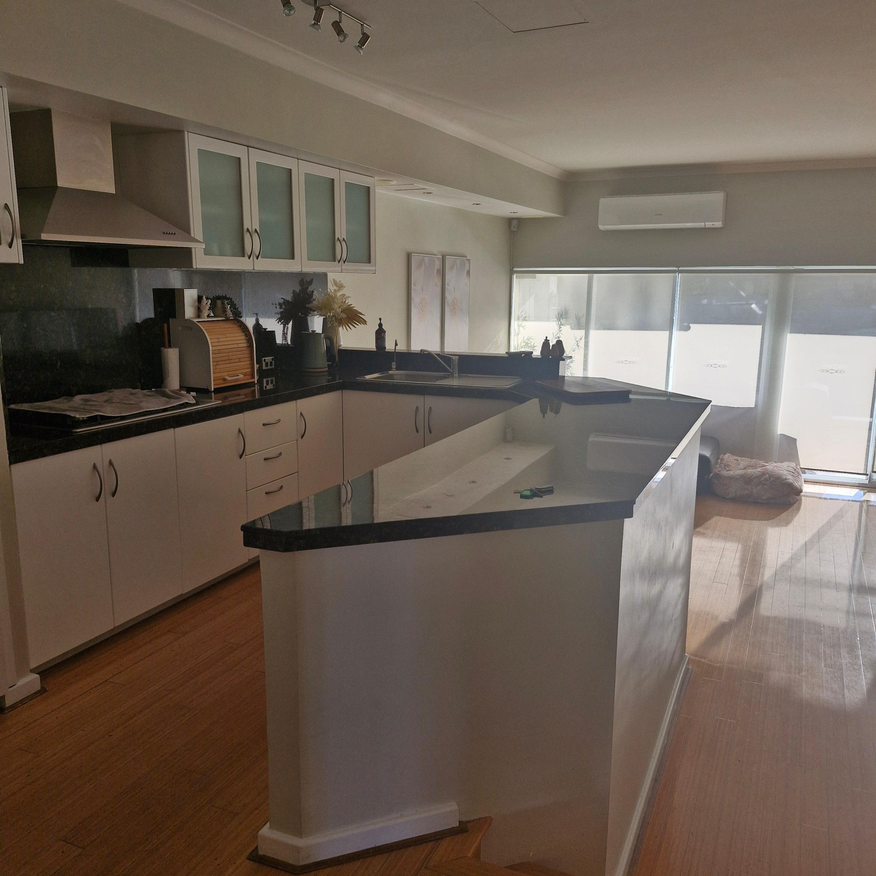 Fantastic kitchen.