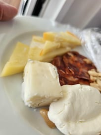 Cold cut plate with mold