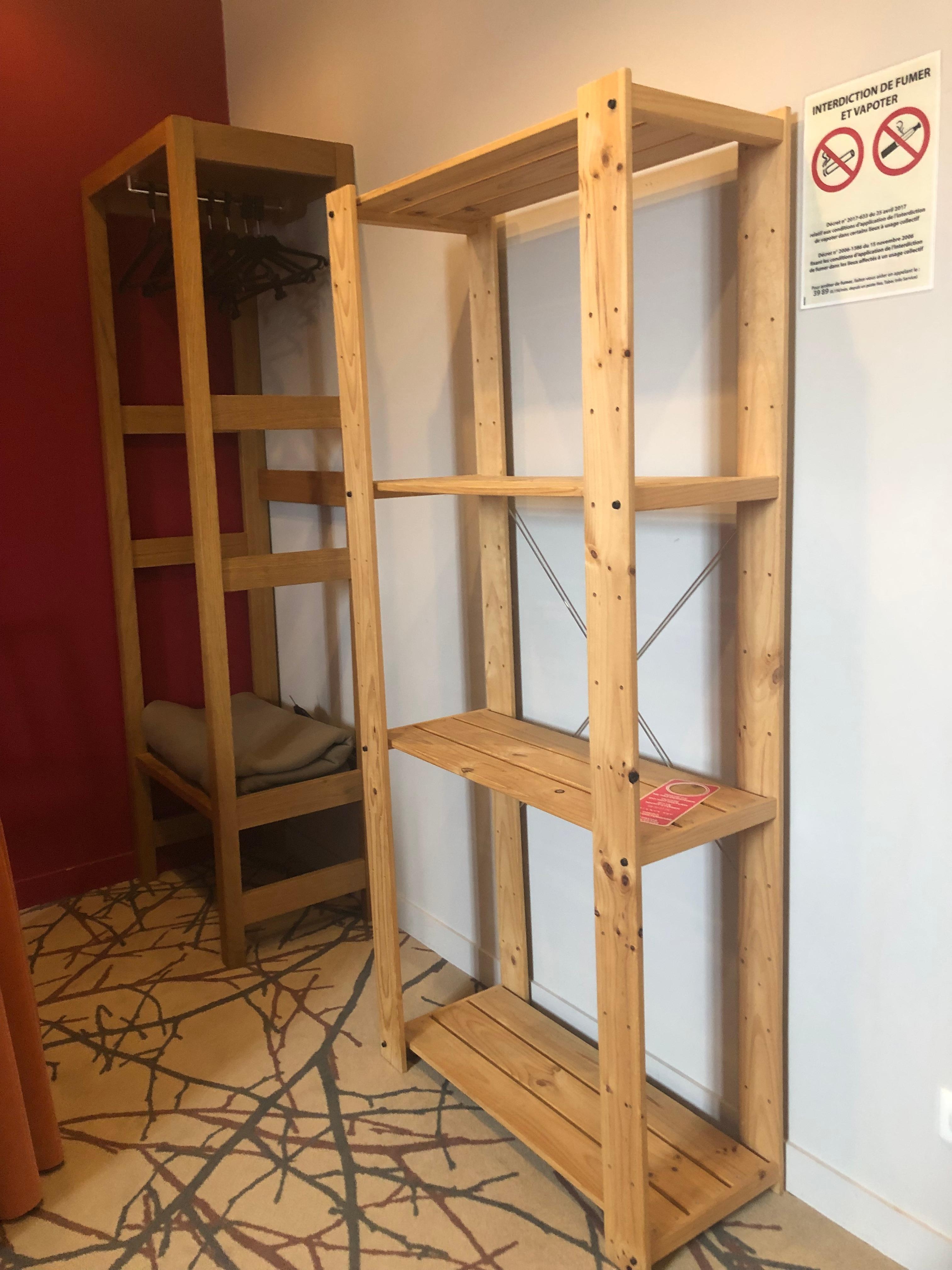 Étagère de remplacement en provenance d’IKEA! Dommage!