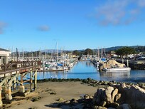 At the wharf. The scenery and food were beautiful and delicious 😋