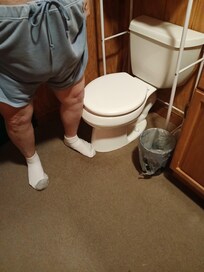 I am 5'9" and it came to 6" below my knee