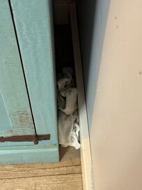 Dirty towels from previous guests.