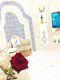 Hotel's Lobby (small pic).