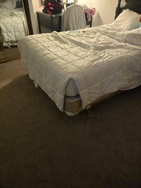Another picture showing the fit of the bed spread fitting like it should for a full size bed not a queen size bed like they advertise.