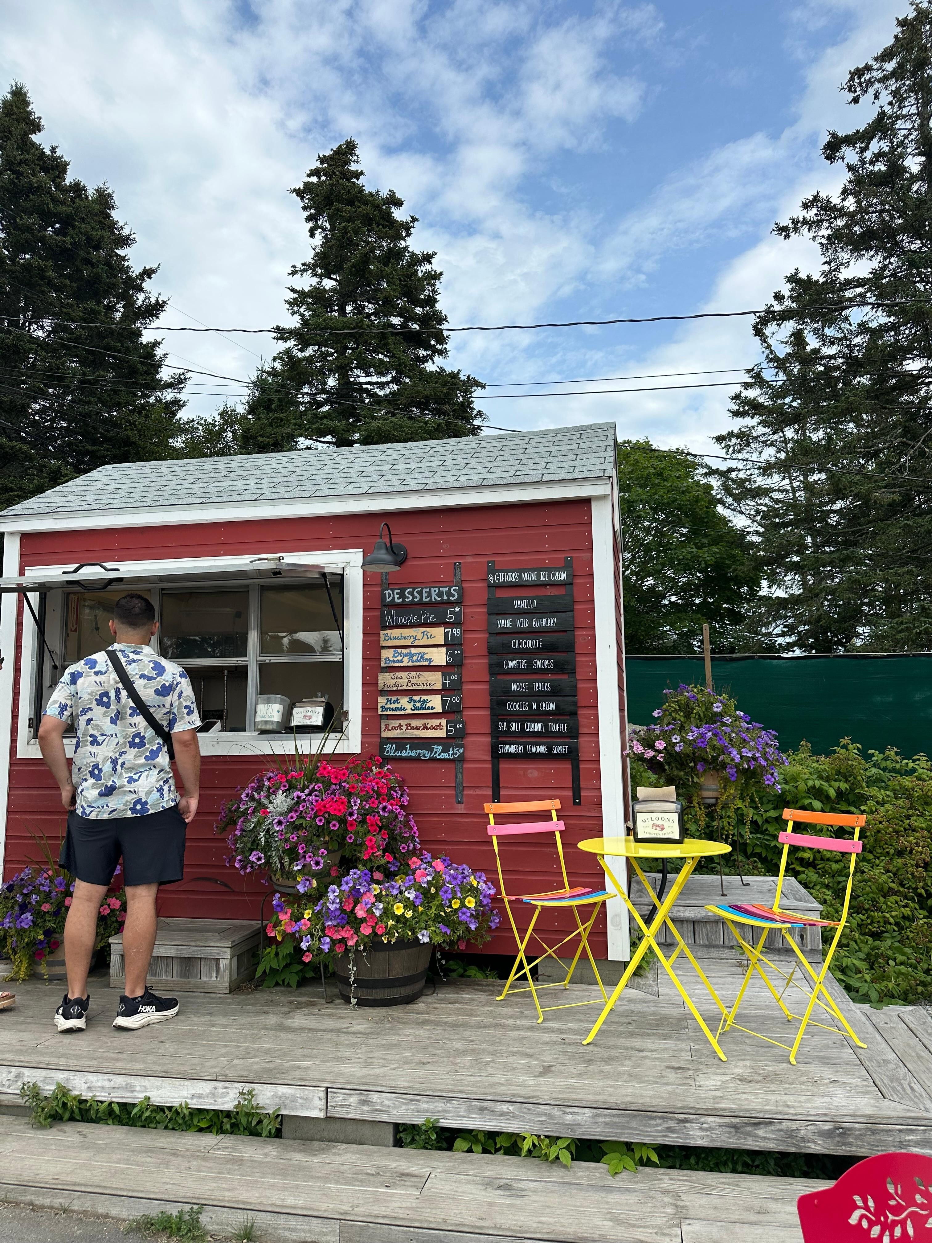 McCloons-Great lobster rolls and view