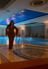 Beautiful pool and Turkish baths excellent and the sauna everbody enjoy anytime