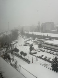 Panorama incantevole con la neve