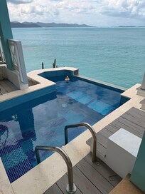 Nice lounge pool