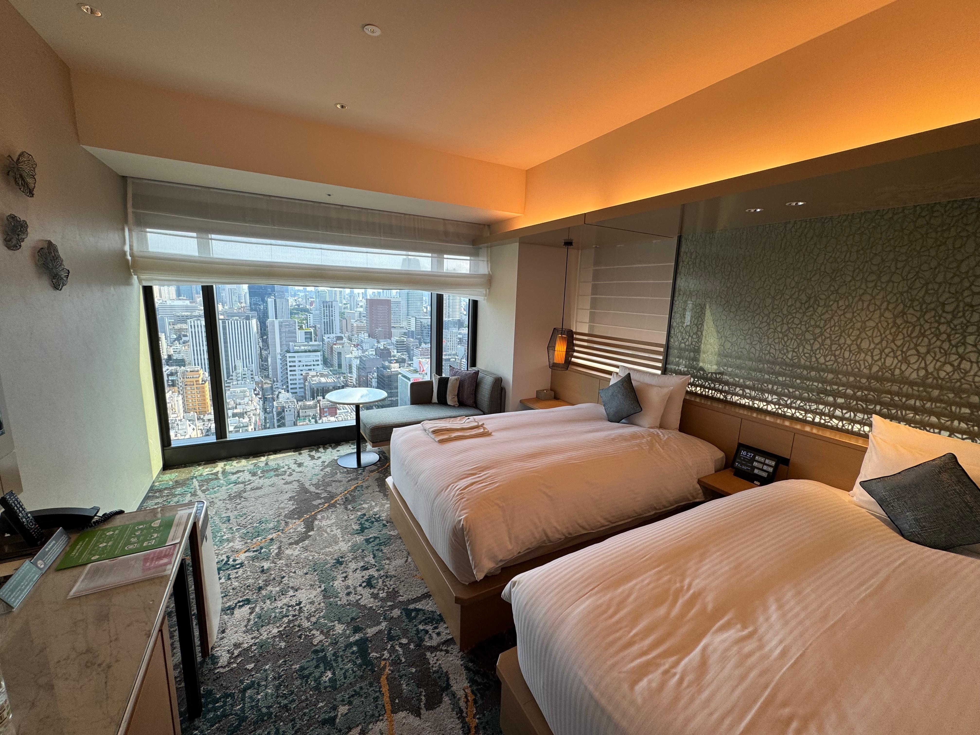 Corner twin, 22nd floor