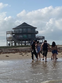 Beach , steps away from the house !