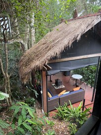 Getaway kabana in the trees for BBQs and relaxing….