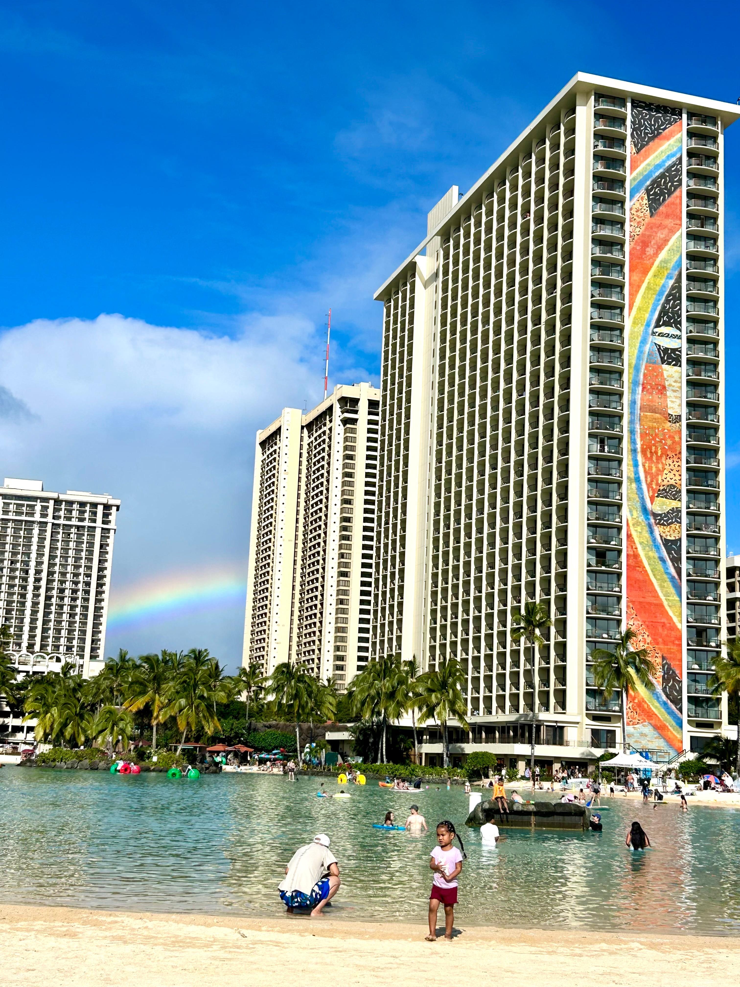 What a photo op!!!🌈🏝️