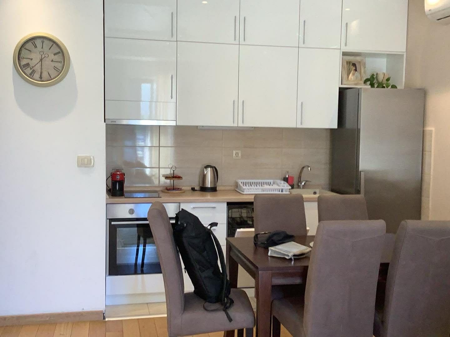 Full kitchen 