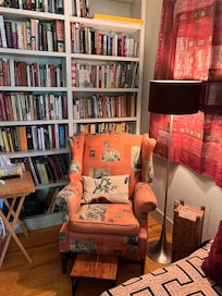 Reading nook and smaller, more cozy den. Smart TV works great.