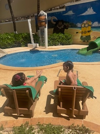 Kids pool!