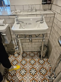 Beautifully decorated bathroom