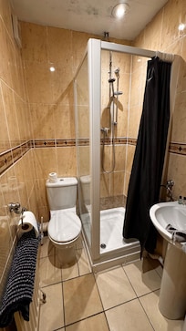 Private bathroom for Room No.3 only