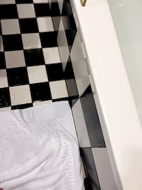Flooding from shower on to floor (shower not drawing)