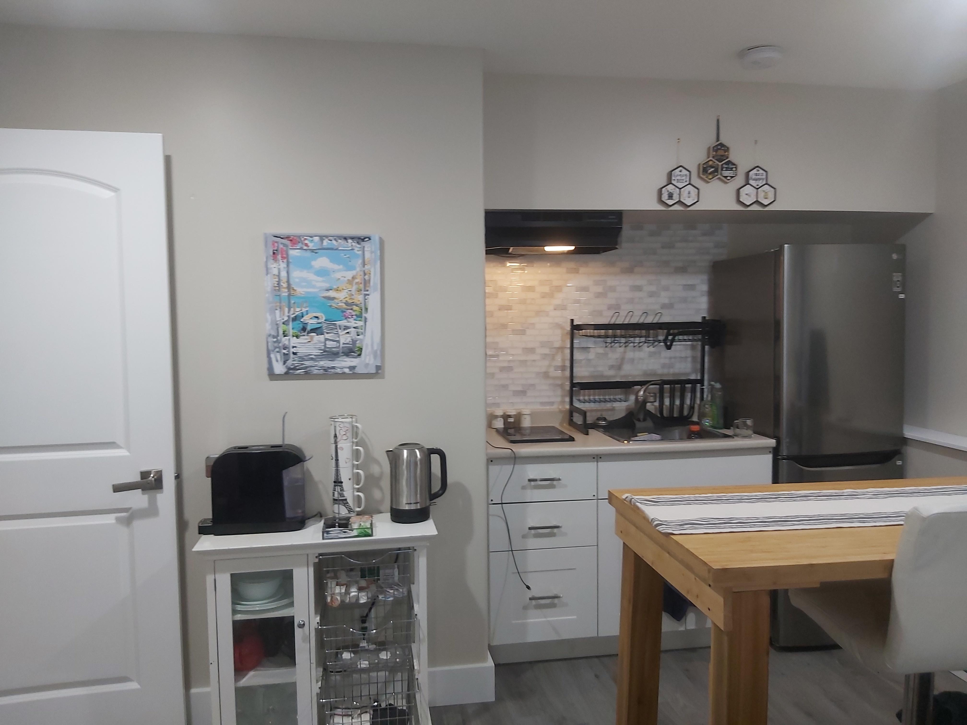 Very efficient kitchenette.