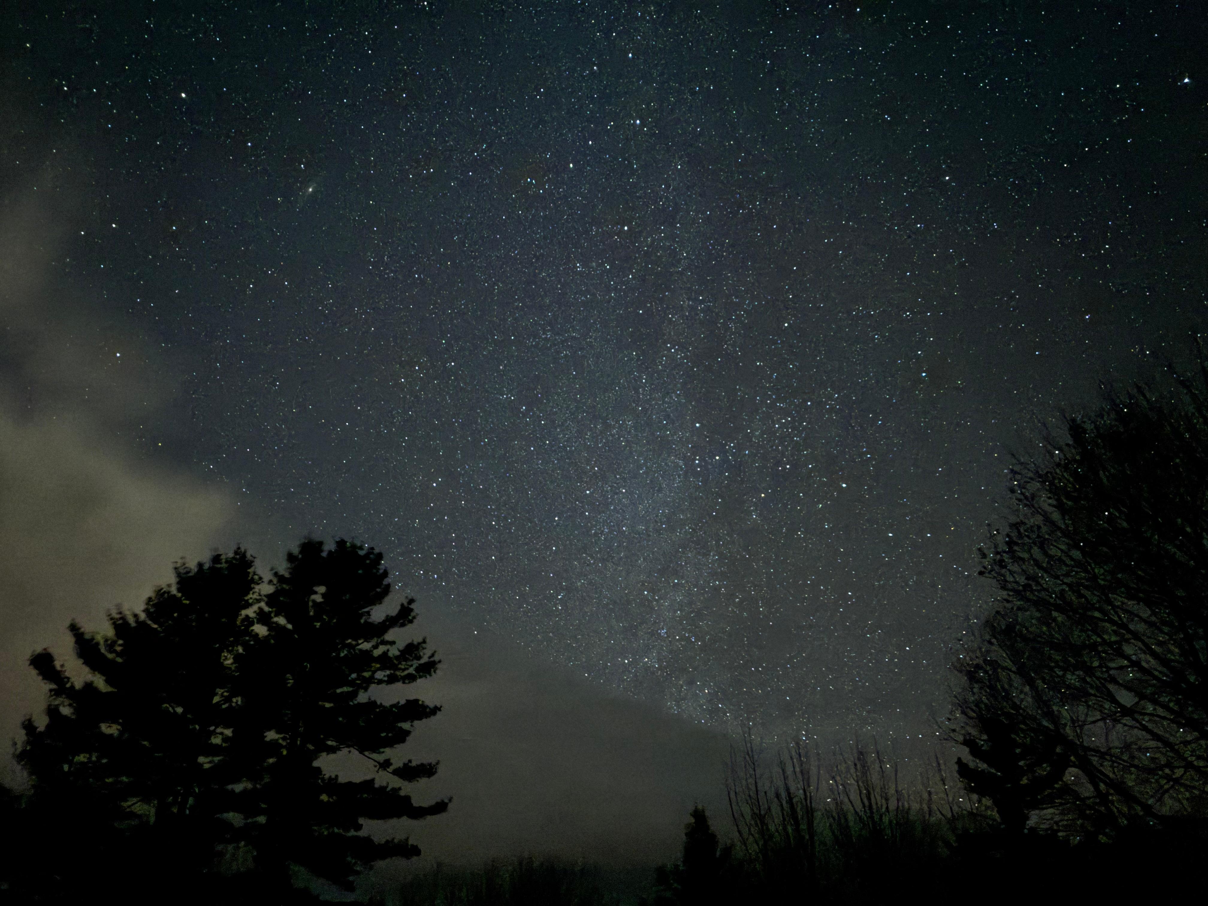 30-second exposure of the night sky with part of the Milky Way visible. This property is very free of light pollution and you can see the stars very well on a clear night.