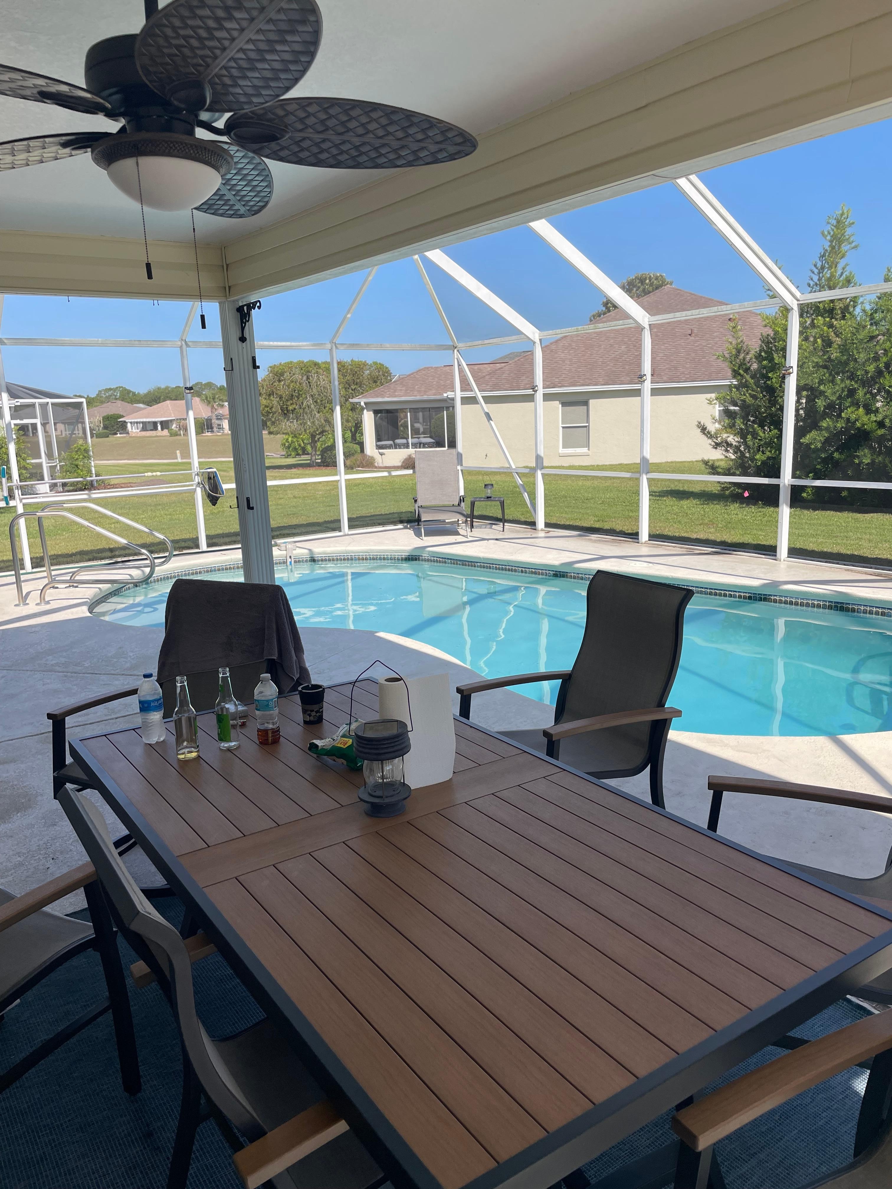 Lovely lovely lovely pool area